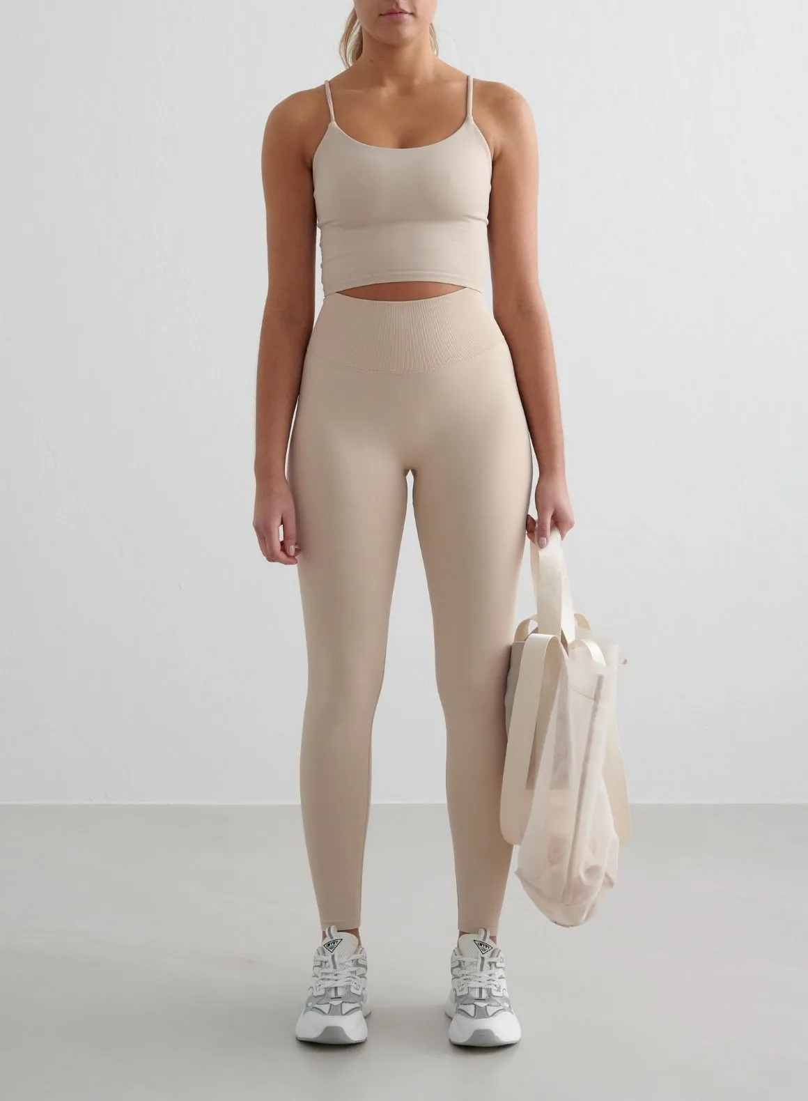Clay Shape Seamless Strap Singlet