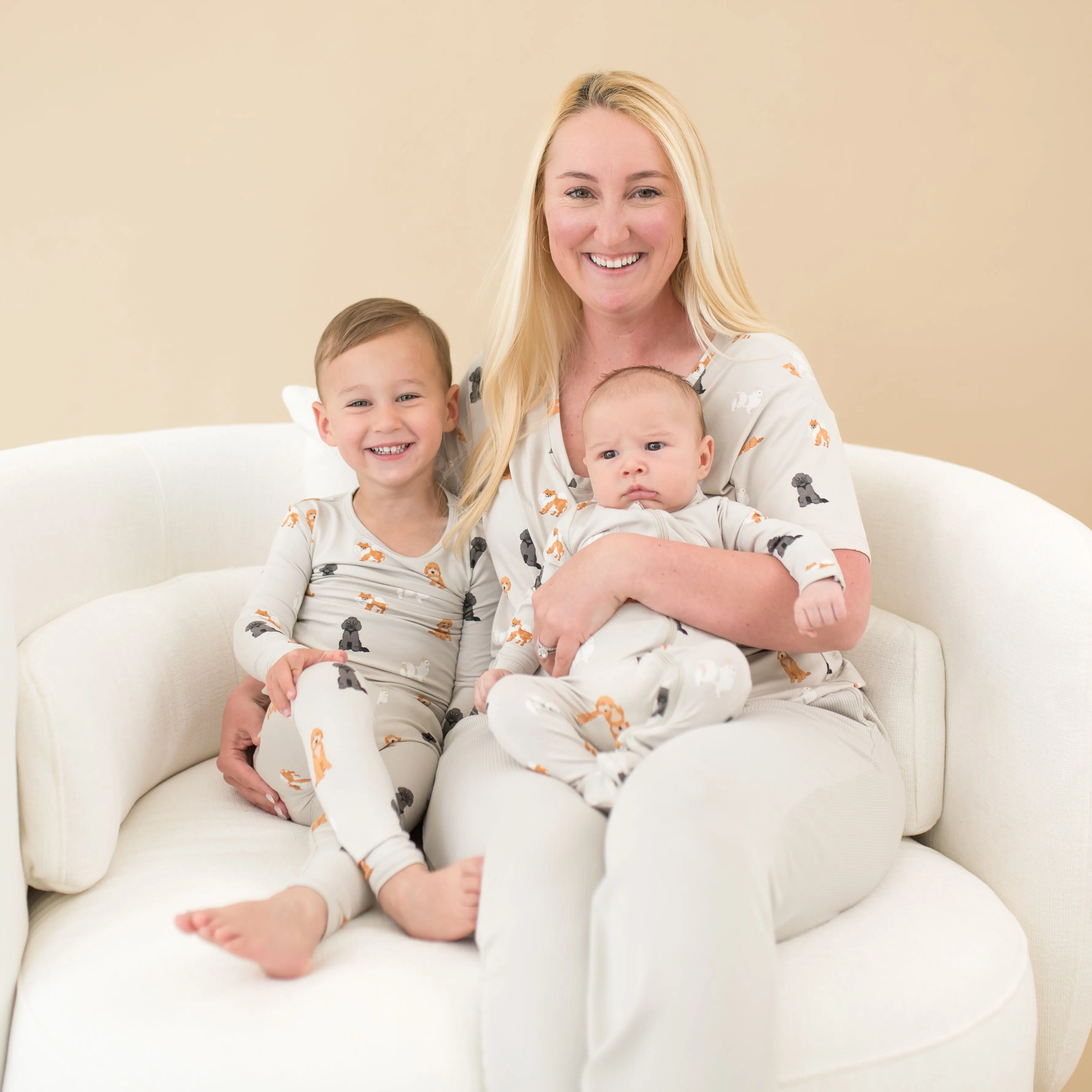 Long Sleeve Pajamas in Fluffy Dog