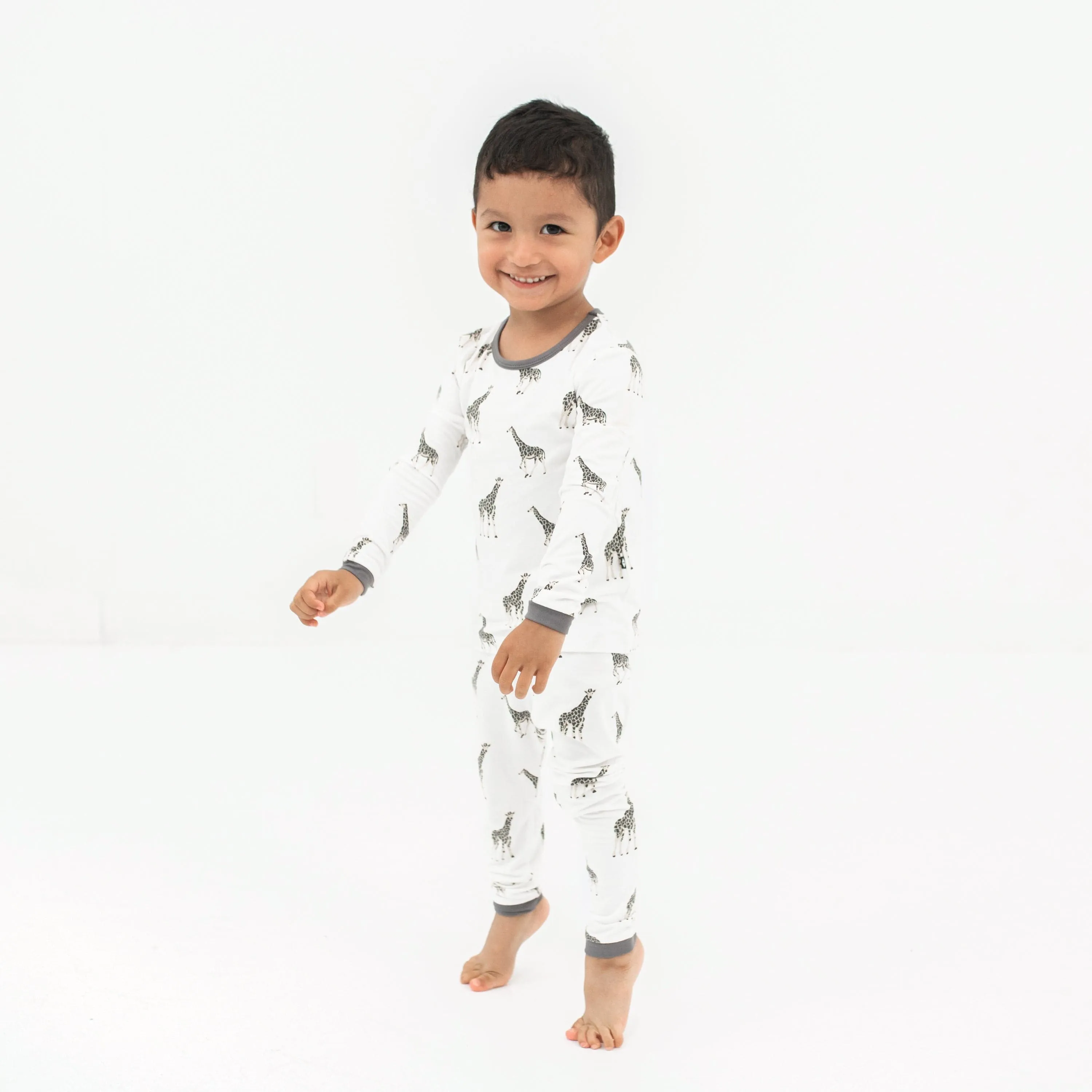 Long Sleeve Pajamas in Giraffe