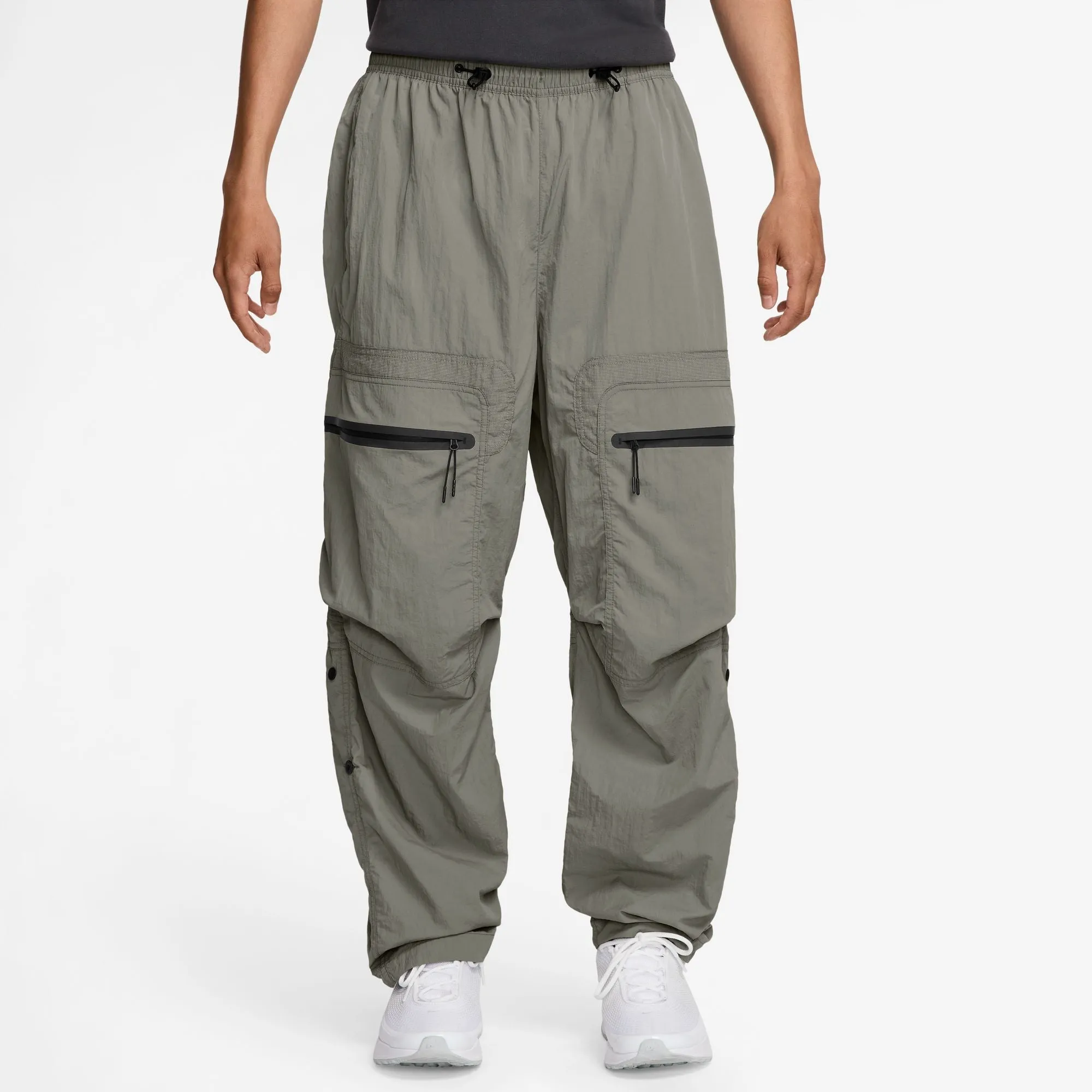 NIKE TECH WOVEN CARGO PANTS LIGHT ARMY/BLACK