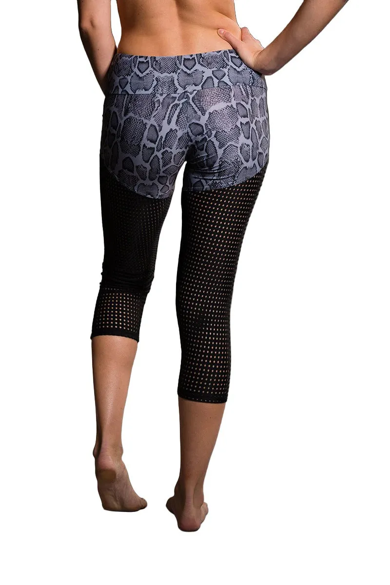 Onzie Hot Yoga Half Half Capri 288