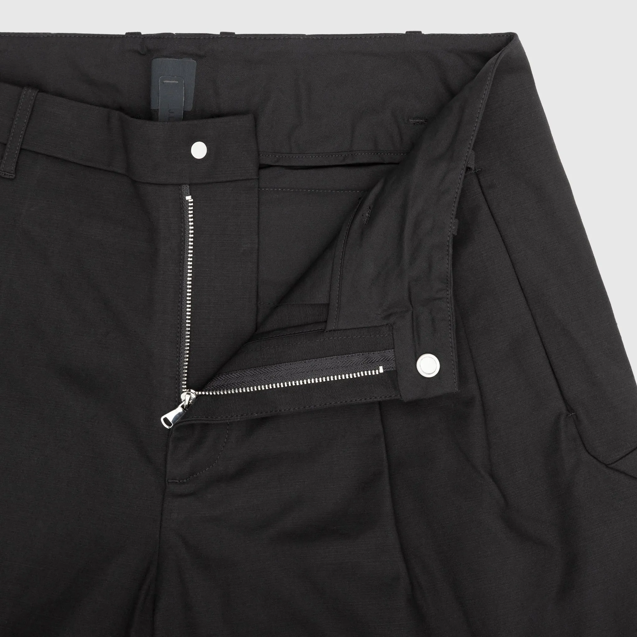 STATIC SHORT